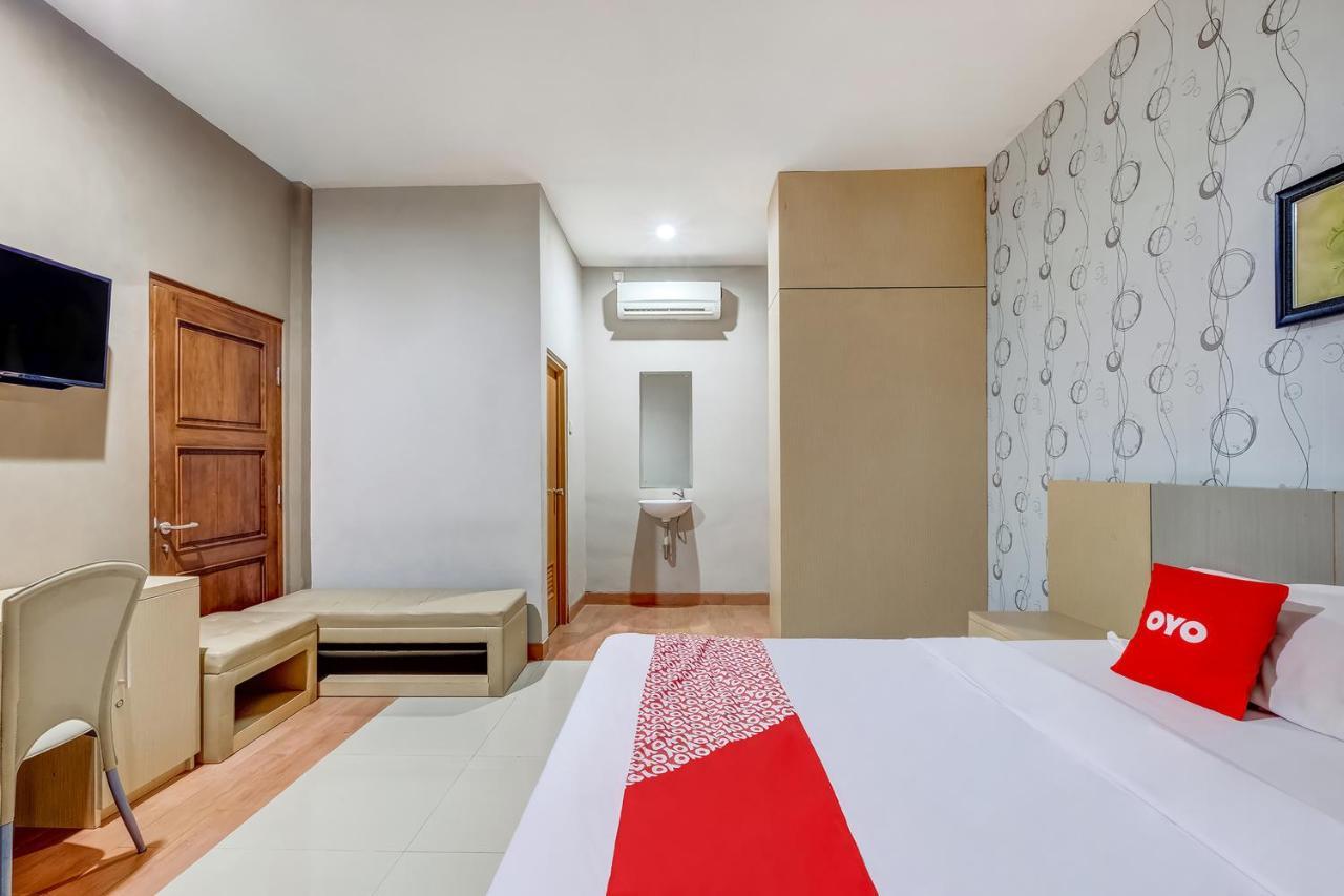 Oyo Flagship 3726 Tembok Batu Residence Tugu Exterior foto
